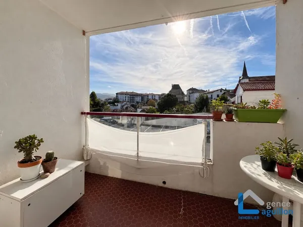 HENDAYE CENTRE - APPARTEMENT T3 AVEC PARKING ET CAVE
