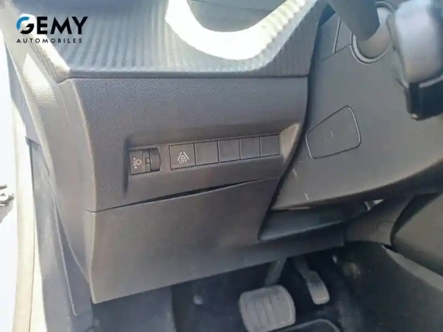 Peugeot 208 electrique 50 kwh 136ch — photo 18