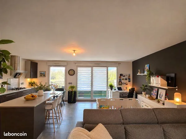 À La Buisse, T4 de 84 m² avec grand séjour ouest, balcon et garage fermé