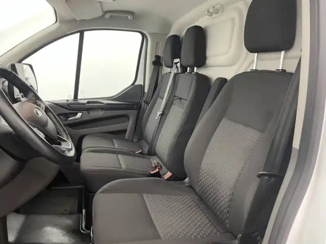 Ford Transit custom fourgon 300 l2h1 2.0 ecoblue 170 bva — photo 25