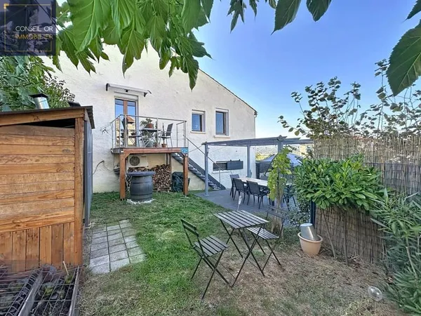 Maison SOUCIEU-EN-JARREST, rénovée, 2 ch + bureau, jardin, calme, garage, cave