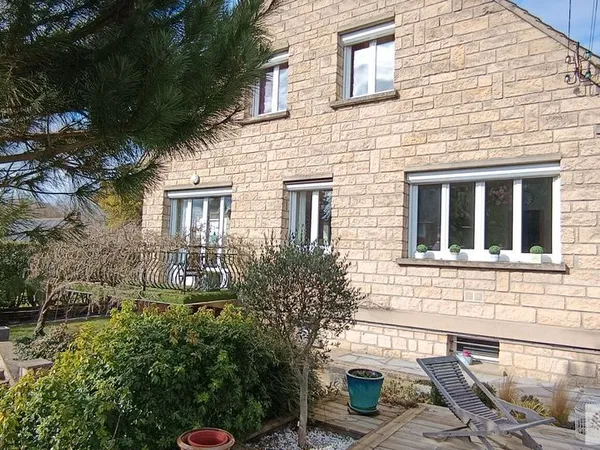 Maison 8 pièces 210 m²