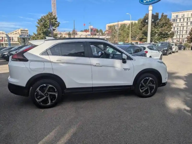 Mitsubishi Eclipse cross 2.4 mivec phev 188ch invite 4wd — photo 4