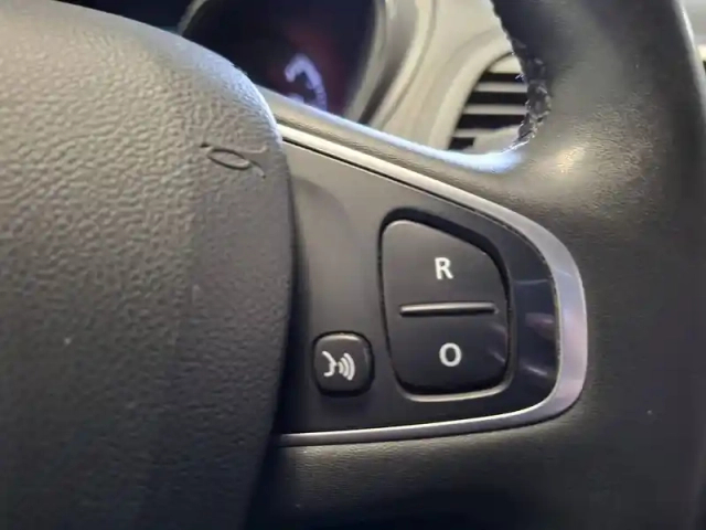 Renault Captur dci 90 energy edc — photo 15