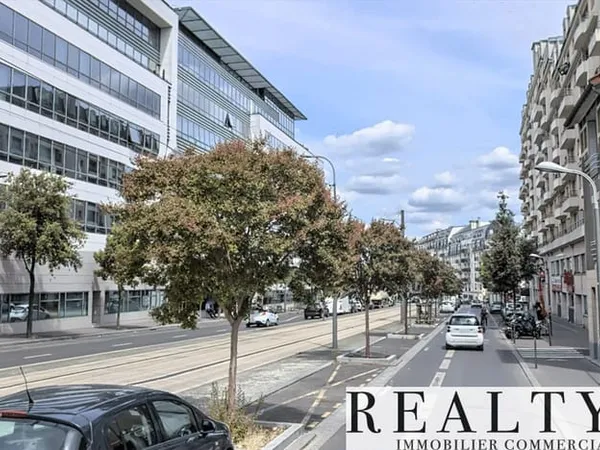 Boutique 330 m²