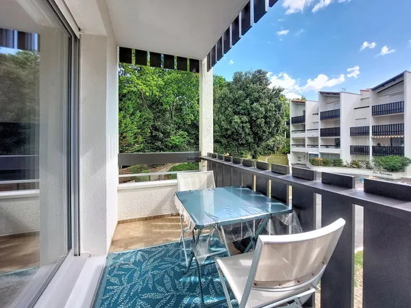 STUDIO AVEC BALCON, PARKING ET CAVE - 24M2 - SAINT- GEORGES-DE-DIDONNE (17110)
