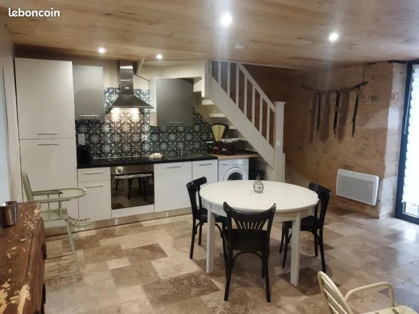 Maison meublée à louer à l'année