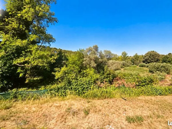 Terrain 305 m² Lambesc