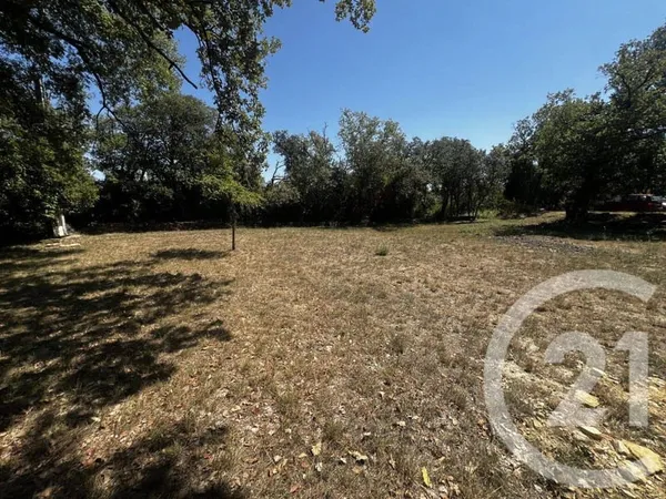 Terrain constructible 1039 m²