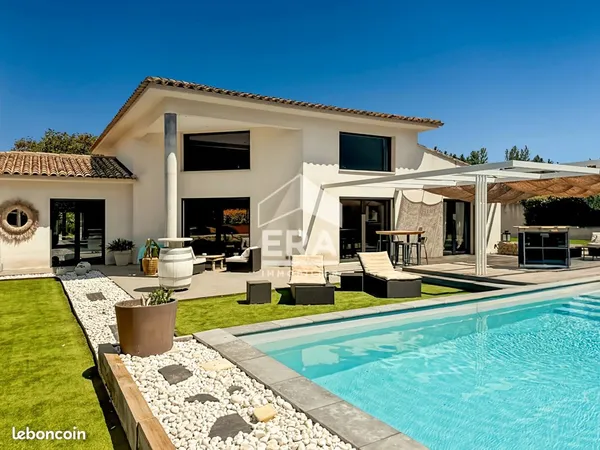 Propriété 5 pièces 178 m²