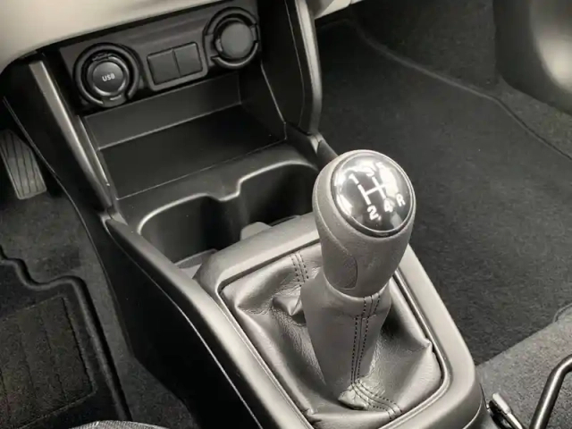 Suzuki Swift 1.2 dualjet hybrid — photo 10