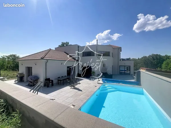 Villa 9 pièces 411 m²