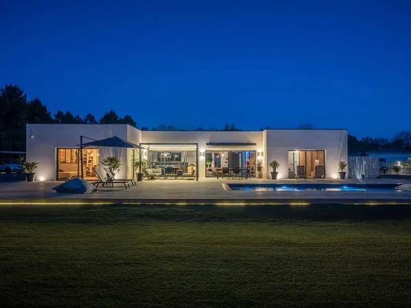 Maison de plain-pied 6 pièces 214 m²
