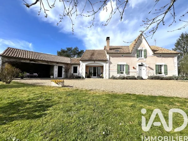 Maison 8 pièces 257 m²