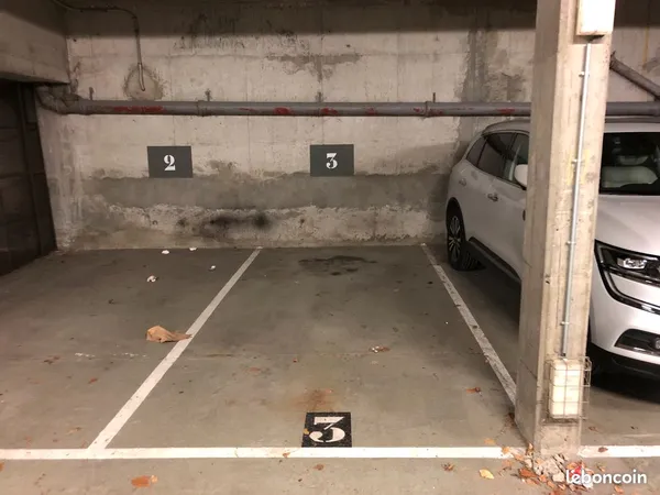 Location Place de parking en sous terrain à Malakoff