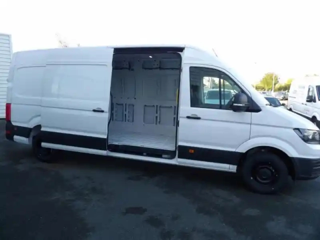Volkswagen Crafter fg 35 l4h3 2.0 tdi 140ch business traction bva8 — photo 8