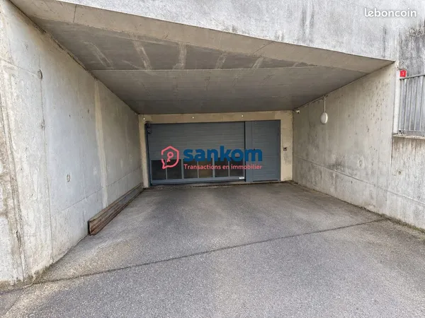 Parking/box 15 m² LE PUY-EN-VELAY