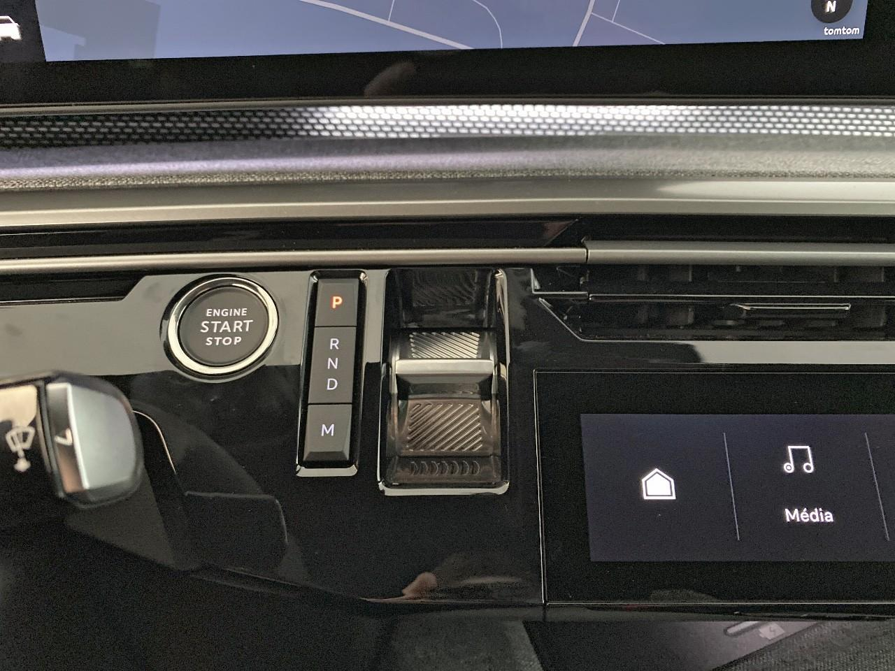 Peugeot 3008 hybrid 145 e-dcs6 gt — photo 15