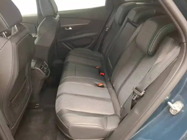 Peugeot 3008 hybrid 225 e-eat8 — photo 32