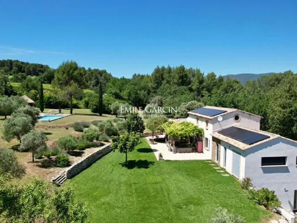 A vendre - Une belle propriété à vendre au coeur de la nature - SUD LUBERON