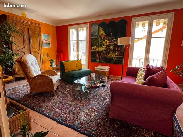 Appartement T3 lumineux intra-muros