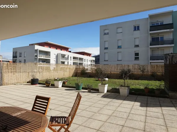 T4 récent 78m² avec grande terrasse et jardin, rare à la vente