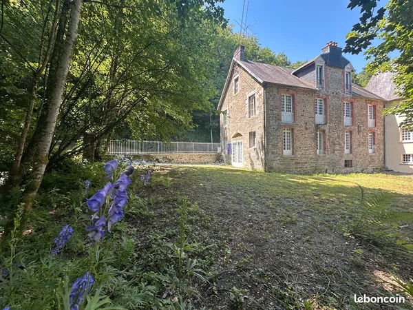 À LOUER - ATELIER D'ARTISTE 20 À 40 m² - MANOIR DU MOULIN FLEURY