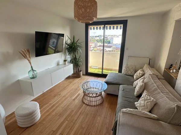 Appartement T3 - Roseraie - 75m2 avec deux balcons- cave - box garage - 280 000