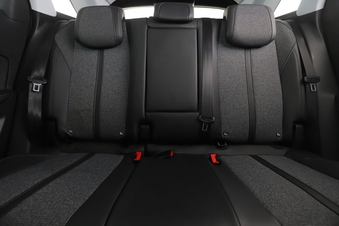 Peugeot 3008 1.2 PureTech Allure — photo 14