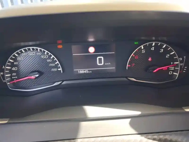 Peugeot 208 puretech 75 s&amp;s bvm5 — photo 12
