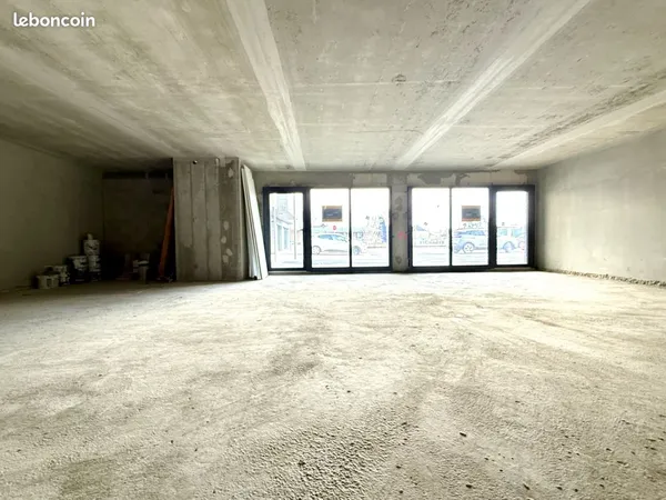 Local 91 m² Béguey