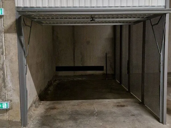 Parking 12 m²