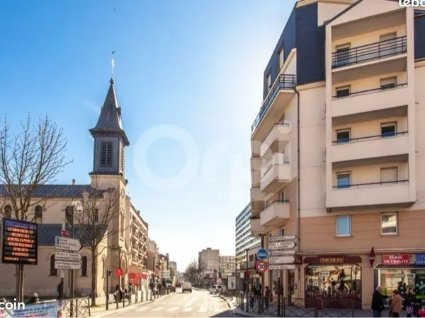 Box 13m2 centre ville