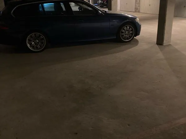 Parking sous-terrain sécurisé - Résidence privée