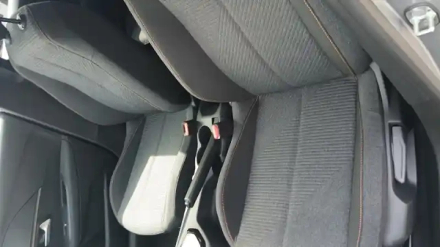 Peugeot 208 hybrid 110 ch e-dcs6 — photo 10