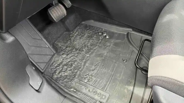 Jeep Compass 1.6 turbo t4 225 ch bvr7 e-hybrid plug-in 4x2 — photo 34
