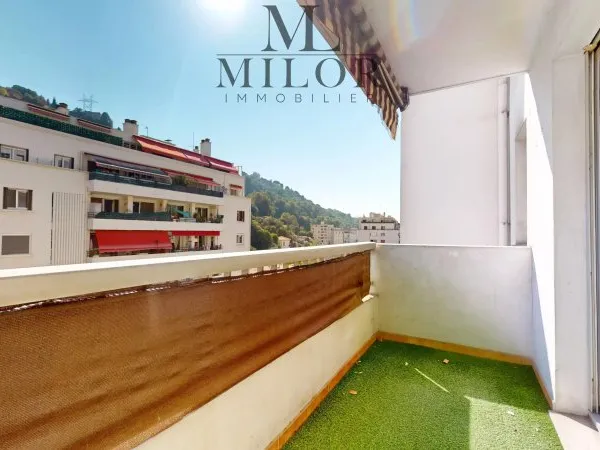 3 PIÈCES - TRAVERSANT - BALCONS