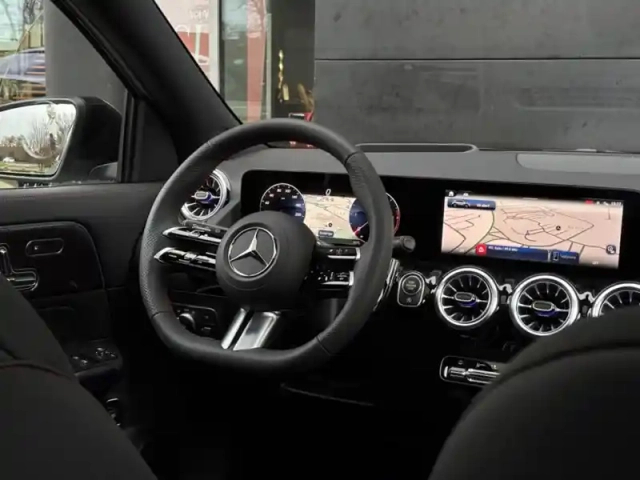 Mercedes Gla 200 d amg line — photo 2