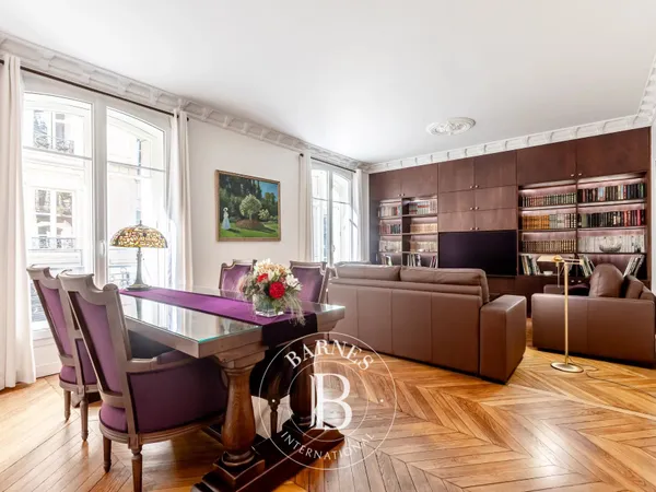 The short-term rental service at BARNES presents this property :