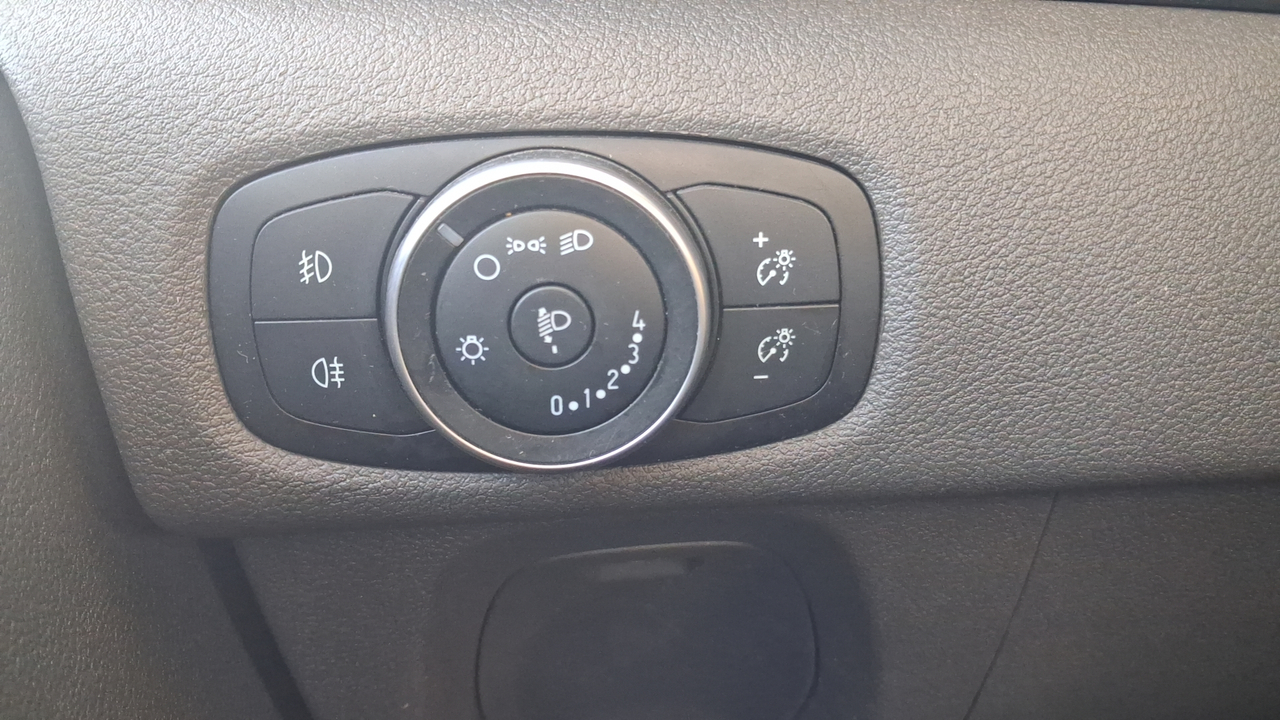 Ford TRANSIT CUSTOM FOURGON 280 L1H1 2.0 ECOBLUE 105 — photo 27