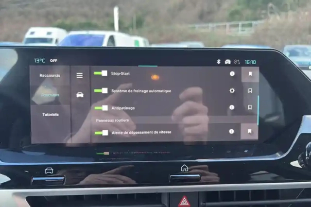 Citroën C4 hybride 145 e-dcs6 — photo 46