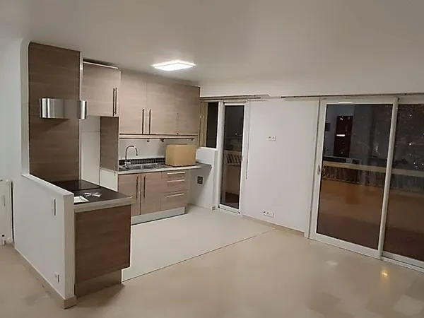 VENCE CENTRE VILLE- 2 pièces rénové de 45 m² avec terrasse