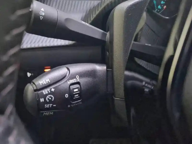 Peugeot 208 electrique 50 kwh 136ch — photo 52