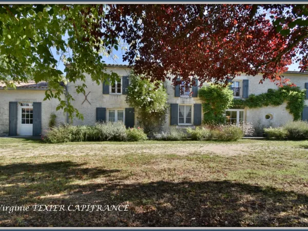 Maison 10 pièces 327 m²