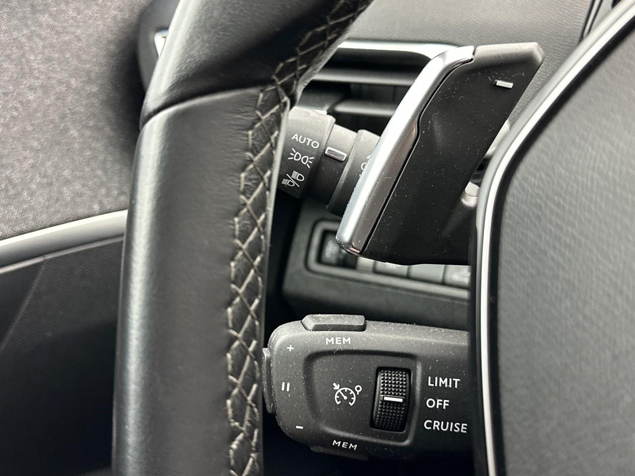Peugeot 3008 puretech 130ch s&s eat8 allure pack — photo 17