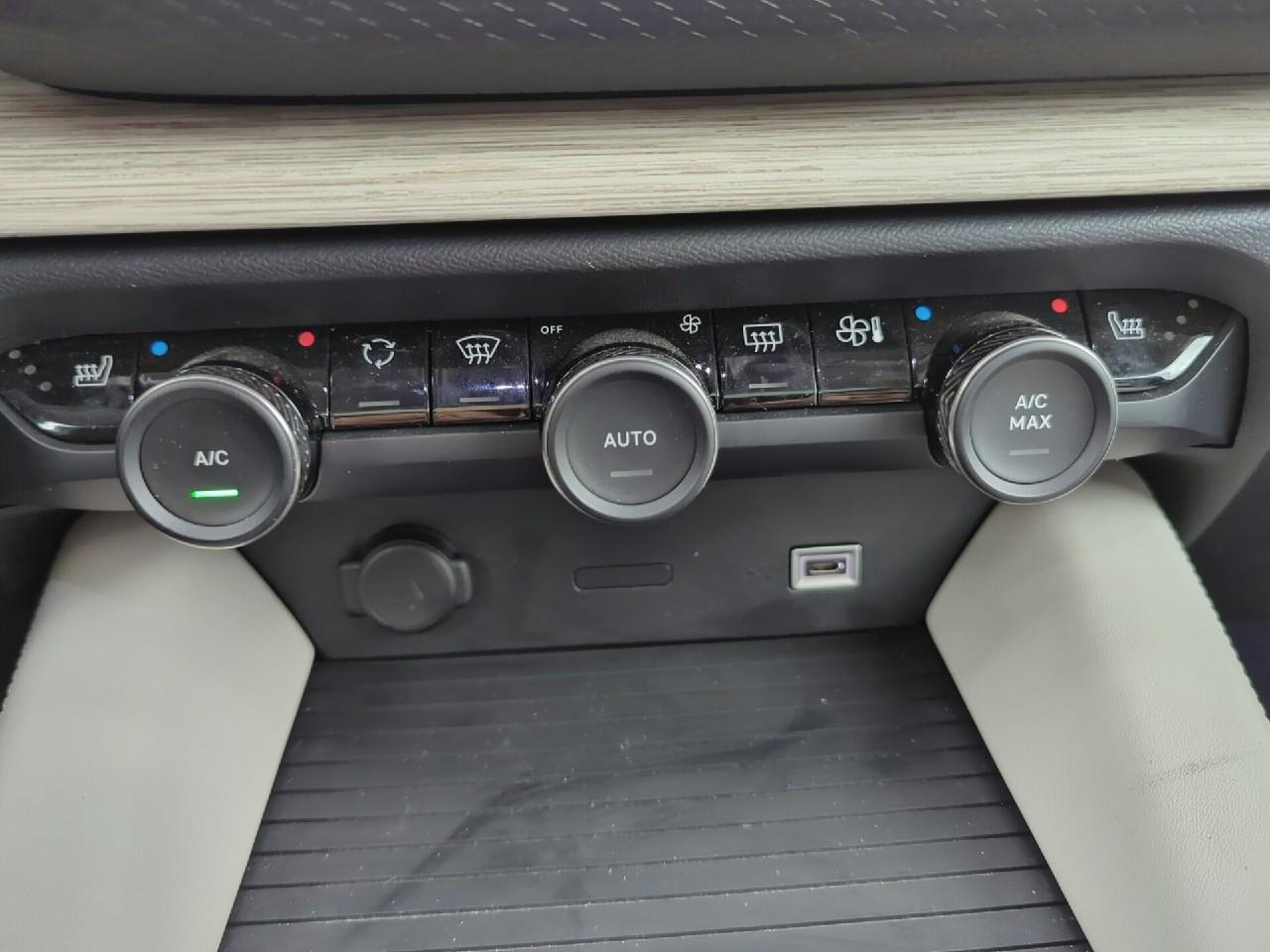 Citroën C5 X hybride rechargeable 225 e-eat8 hypnos — photo 24