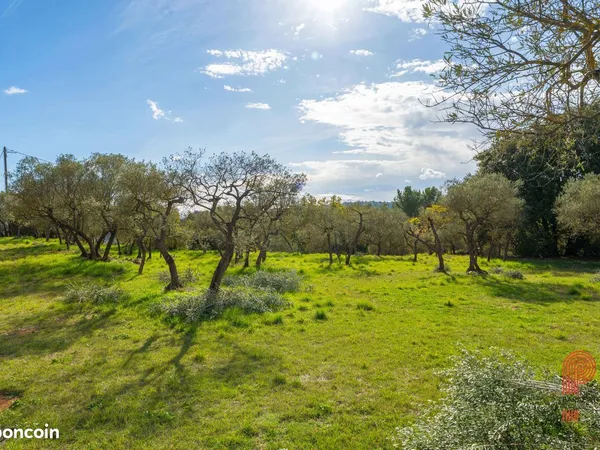 Terrain 4927 m² Varages