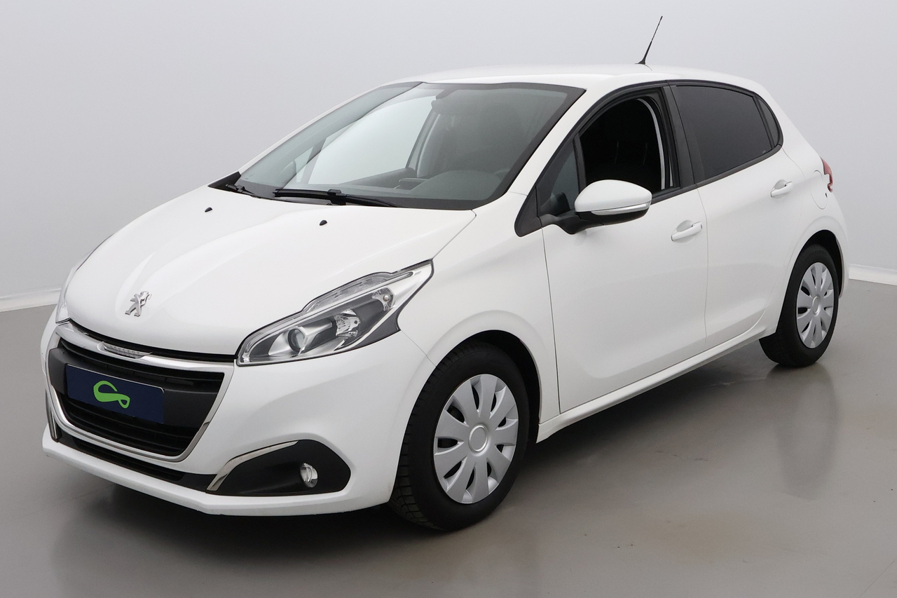 Peugeot 208 — photo 1