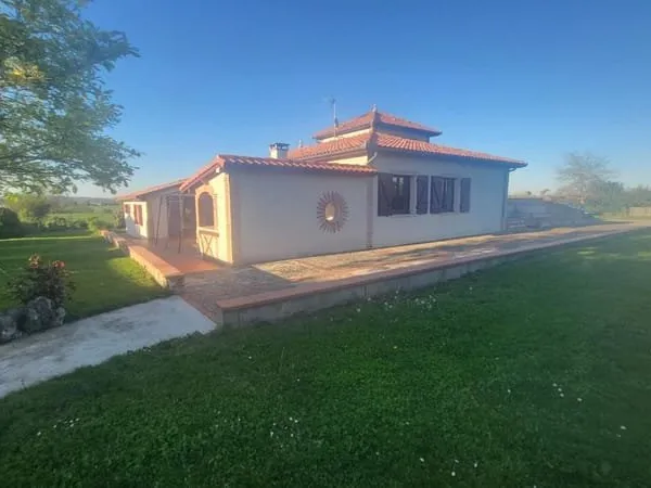 Maison Castelmayran 10 pièce(s) 255 m2