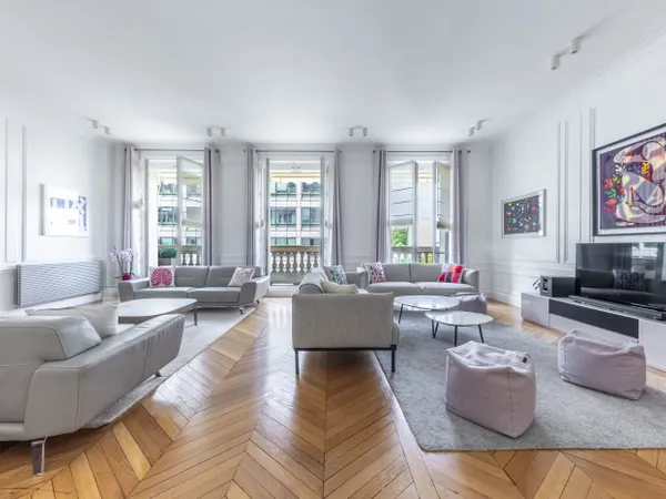 PARIS XVI - Appartement 6 pièces rénovés